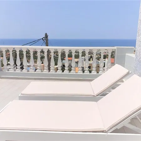 Cozy 3 Bedroom House In Hersonisos Limenas Chersonisou