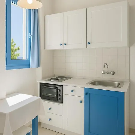 Holiday home 3 Bedroom House - Sleeps 15 - Pool Garden Wifi