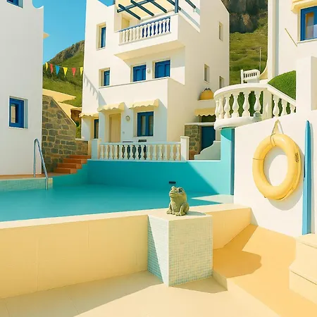 3 Bedroom House - Sleeps 15 - Pool Garden Wifi Holiday home *