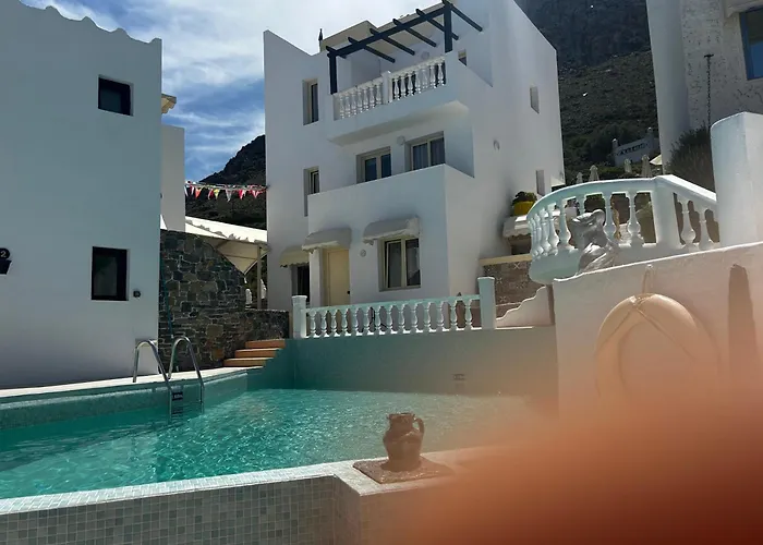 3 Bedroom House - Sleeps 15 - Pool Garden Wifi Hébergement de vacances *