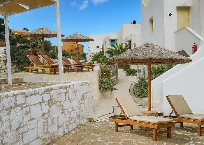 3 Bedroom House - Sleeps 15 - Pool Garden Wifi بيت للعطل *