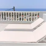 3 Bedroom House - Sleeps 15 - Pool Garden Wifi 別荘