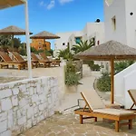 3 Bedroom House - Sleeps 15 - Pool Garden Wifi 別荘 *
