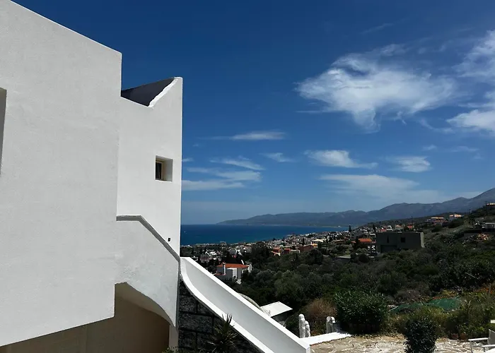3 Bedroom House - Sleeps 15 - Pool Garden Wifi Case de vacanță Hersonissos (Crete)